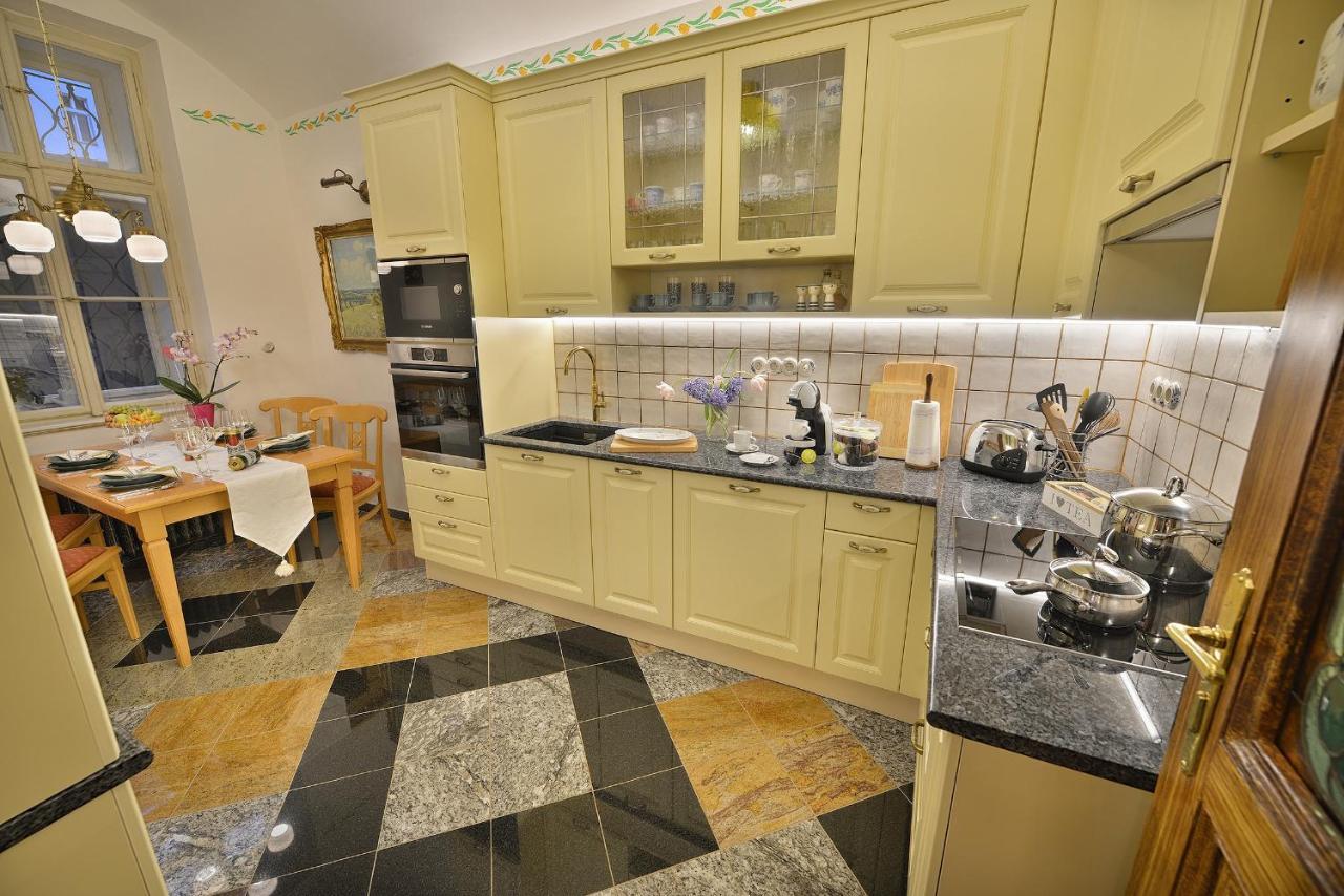 Apartman Dalia Janackovo Nabrezi Praga Exterior foto