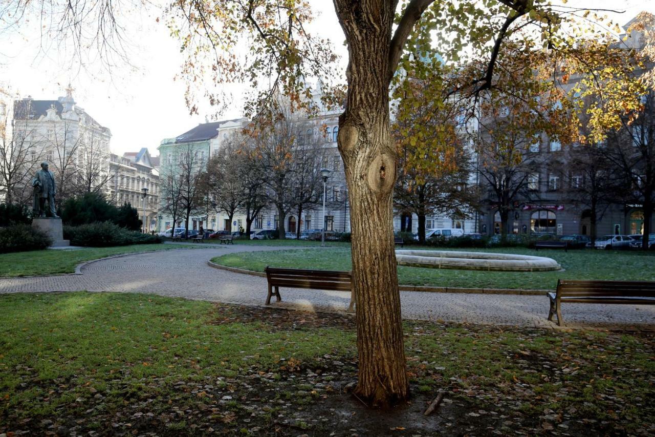 Apartman Dalia Janackovo Nabrezi Praga Exterior foto